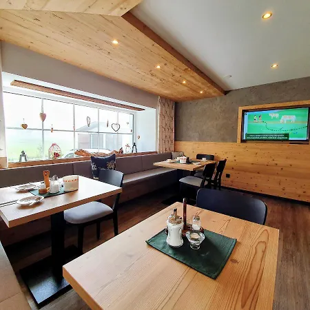 Gaestehaus Alpenblick Guest house 2*