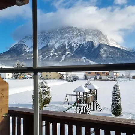 Konukevi Gaestehaus Alpenblick 3*