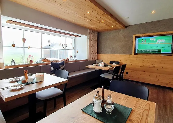 Gaestehaus Alpenblick ゲストハウス 3*