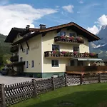 Gaestehaus Alpenblick בית הארחה לרמוס